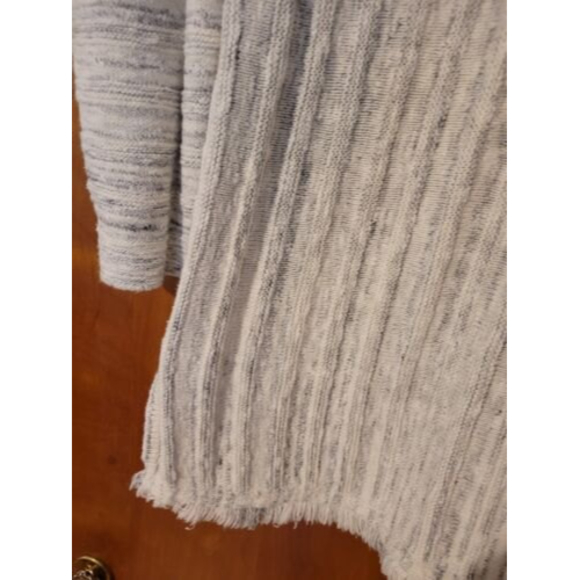 J Jill Pullover Sweater Gray Ivory Button Back Detail Knit Size L - Picture 2 of 7